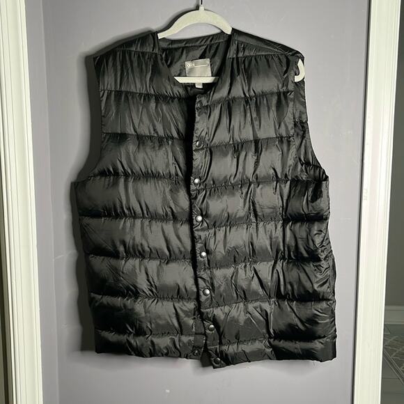 ASOS Unisex Black Puffer Vest With Snap Closure Size XL - Picture 6 of 9